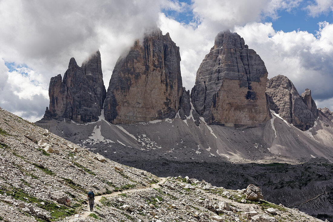 Drei Zinnen, Wanderweg zur Dreizinnenhütte in den Sextener Dolomiten, Südtirol