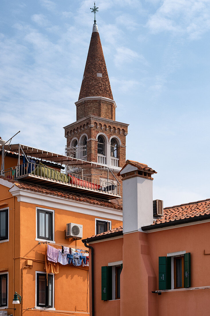 Blick auf die Kirche von Pellestrina San Pietro in Volta, Lagune von Venedig, Pellestrina, Venetien, Italien, Europa