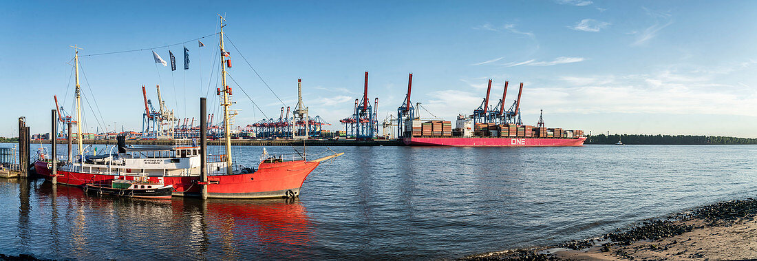 Museumshafen Övelgönne, Elbe und Hamburger Hafen, Container Terminal, Panorama, Hansestadt Hamburg, Deutschland, Europa