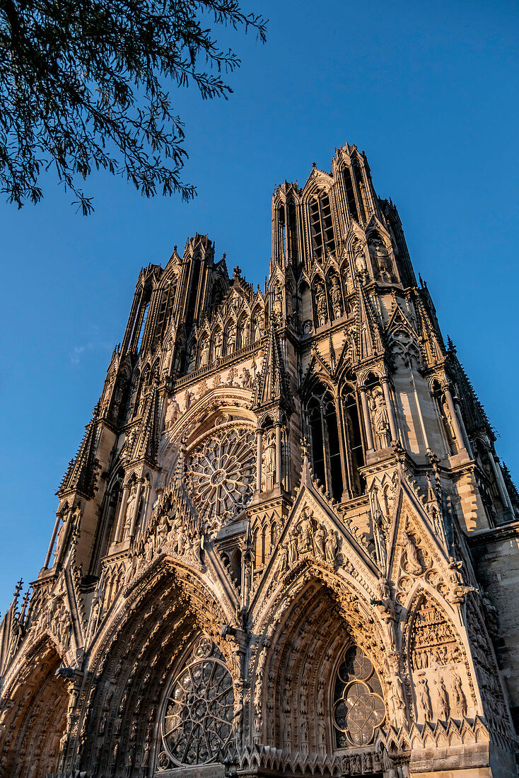 Notre-Dame Cathedral, west facade, UNESCO World Heritage Site, Reims, Champagne, France