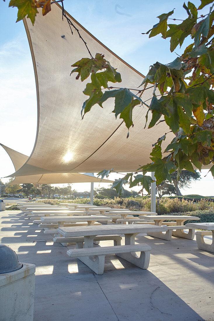Picknickplatz am Strand von Carpinteria, Santa Barbara, Kalifornien, USA
