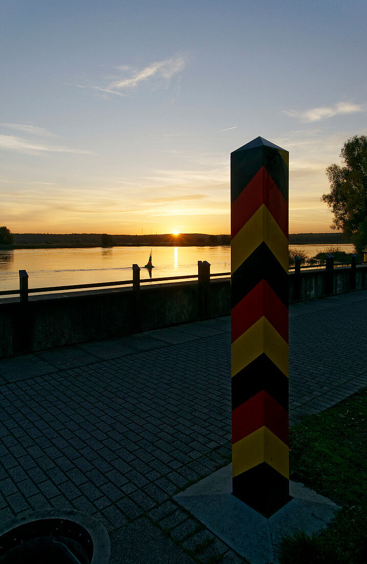 Oder, sunrise, Frankfurt / Oder, view to Poland, Land Brandenburg, Germany