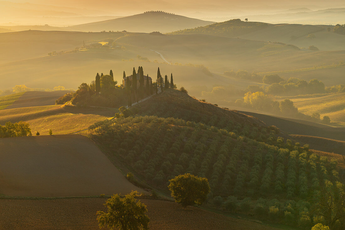 Sonnenaufgang in der Toskana, San Quirico d'Orcia, Italien