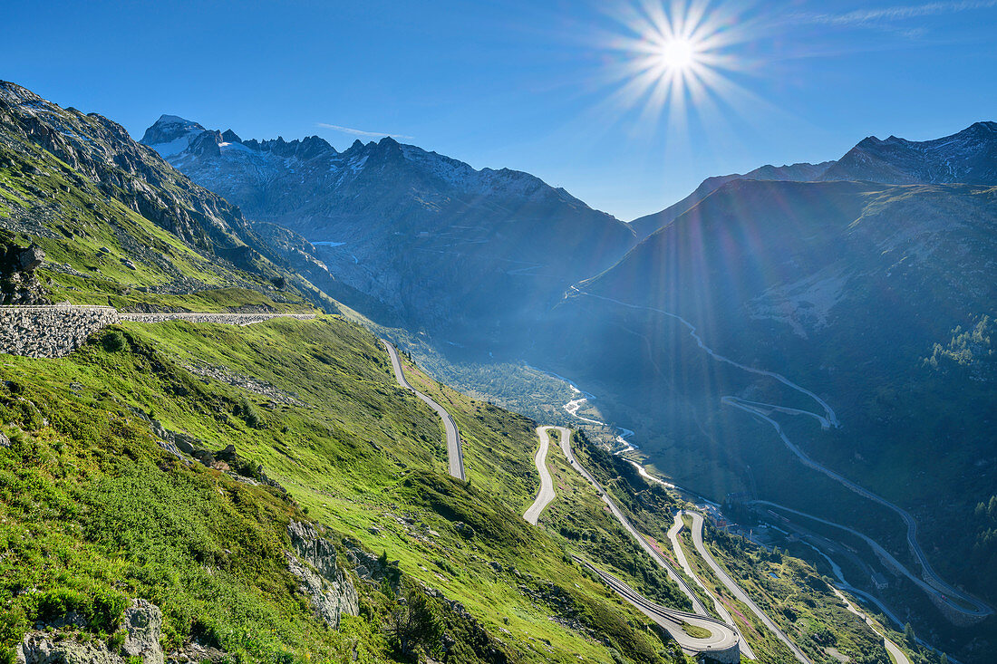 Blick auf Grimselpass und Furkapass, Grimselpass, UNESCO Weltnaturerbe Jungfrau-Aletsch, Berner Alpen, Schweiz