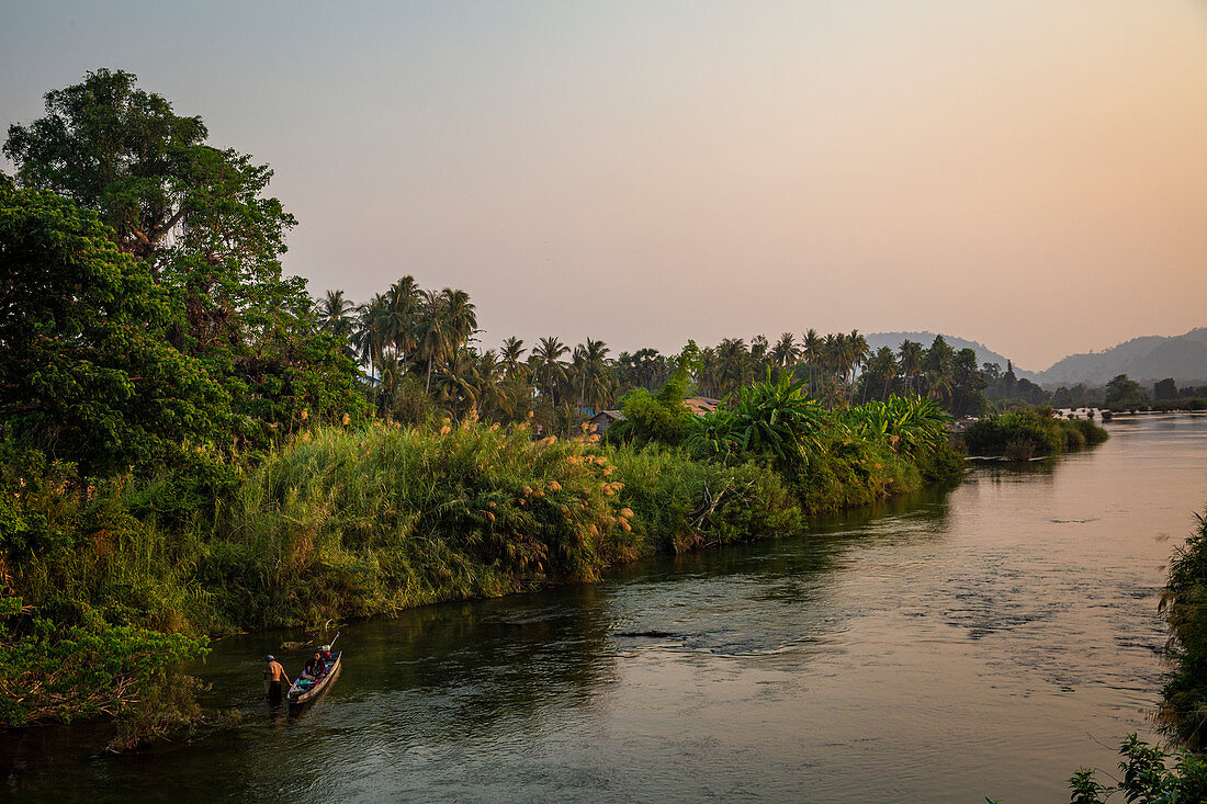 Mekong bank between the islands of Don Det and Don Khon, Laos, Asia