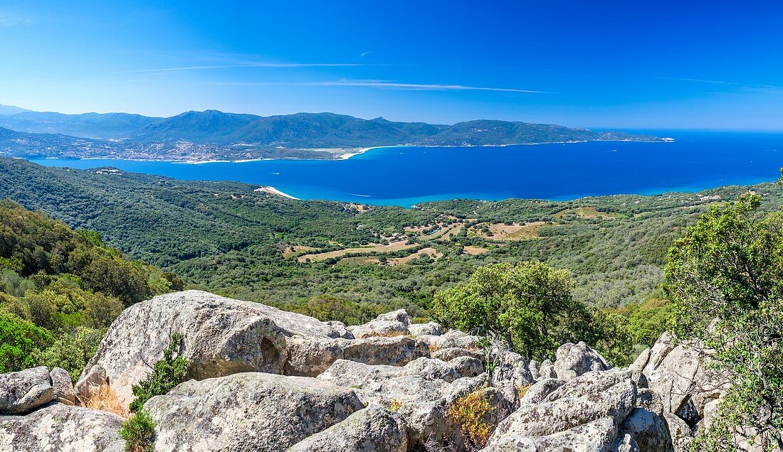 Frankreich, Corse-du Sud (2A), Region Rocca, Wanderweg Mare e Monti Sud zwischen Olmeto und Porto Pollo, Blick über den Golf von Valinco und Propriano