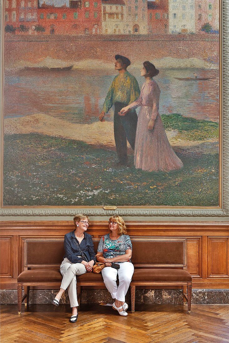 Frankreich, Haute Garonne, Toulouse, aufgeführt an großen Touristenattraktionen in den Midi-Pyrenäen, Capitole Place, Le Capitole, Henri Martin Hall, Besuch vor einem Gemälde von Henri Martin