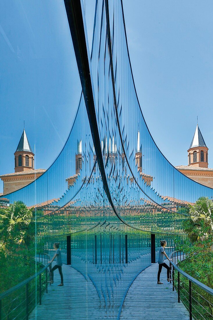 France, Haute Garonne, Toulouse, listed at Great Tourist Sites in Midi-Pyrenees, Museum, reflection of a girl near a mirror wall