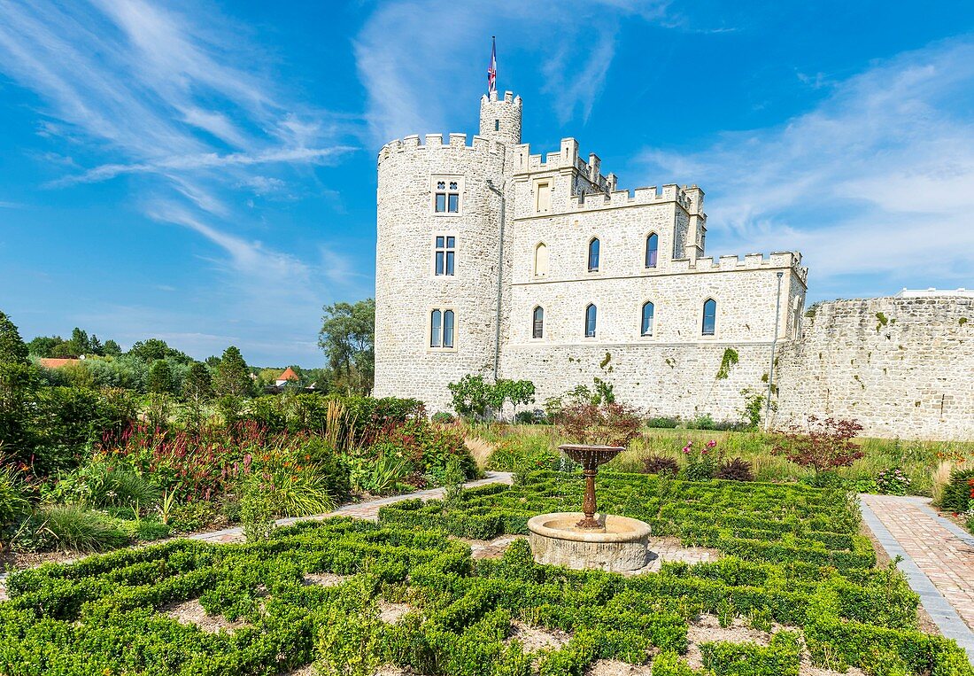 Frankreich, Pas-de-Calais, Condette, Schloss Hardelot, Schloss aus dem 13. Jahrhundert, das im 19. Jahrhundert in ein Herrenhaus umgestaltet wurde
