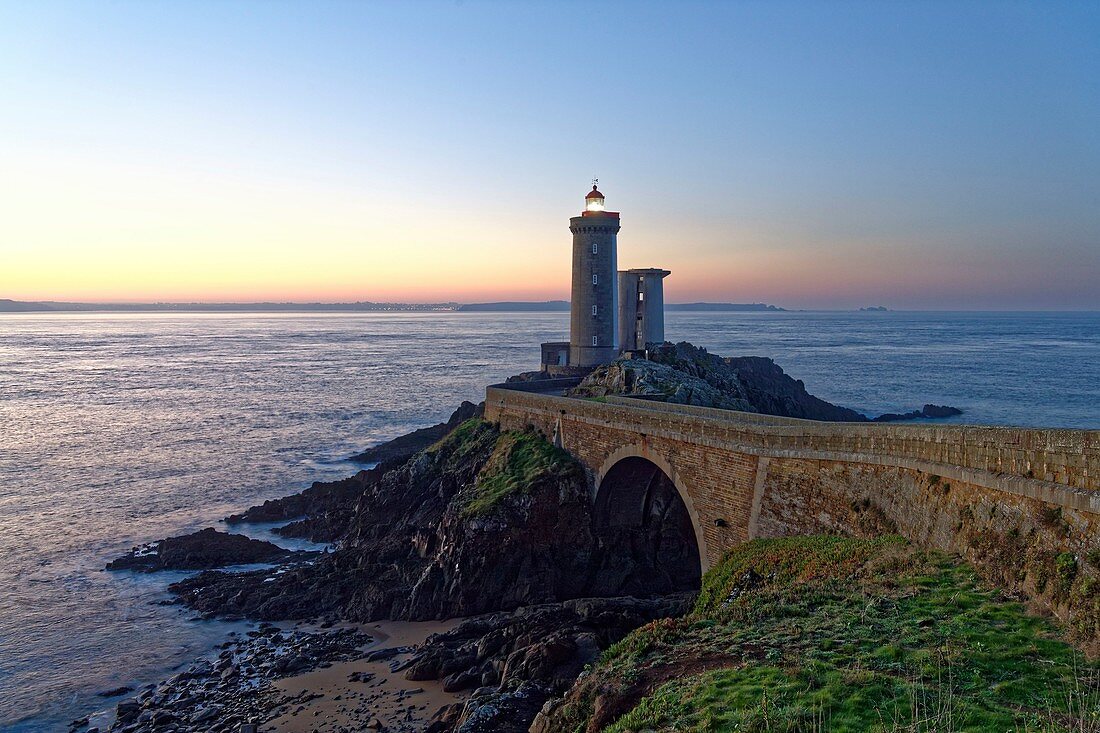 Frankreich, Finistère, Iroise Meer, Goulet de Brest, Plouzane, Pointe du Petit Minou, Leuchtturm Petit Minou