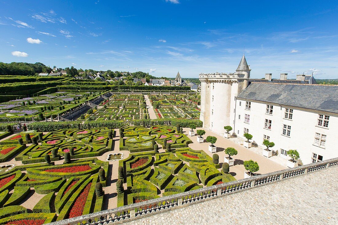 Frankreich, Indre et Loire, Loiretal, das von der UNESCO zum Weltkulturerbe erklärt wurde, Villandry, Gärten des Schlosses Villandry, Eigentum von Henri und Angelique Carvallo, Gärten und Schloss