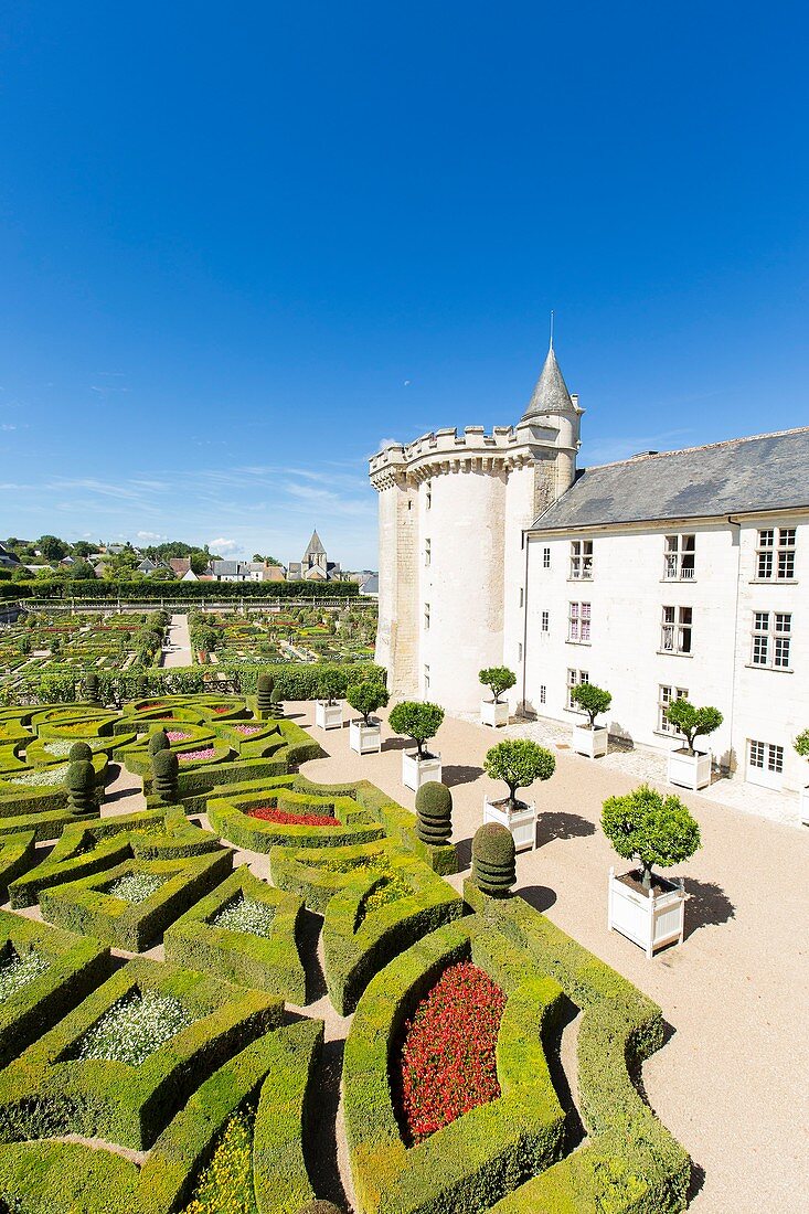Frankreich, Indre et Loire, Loiretal, das von der UNESCO zum Weltkulturerbe erklärt wurde, Villandry, Gärten des Schlosses Villandry, Eigentum von Henri und Angelique Carvallo, Gärten und Schloss