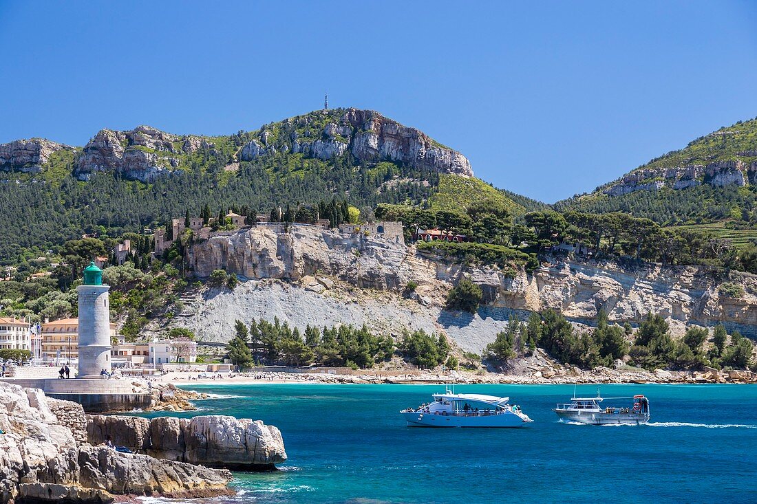 France, Bouches du Rhone, Cassis, lighthouse has the entrance of the port of the city