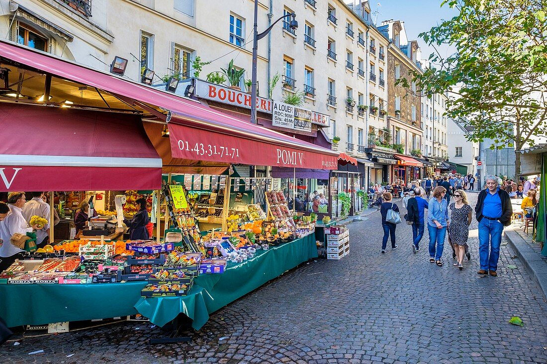 Frankreich, Paris, Quartier Latin, Mouffetard Street, Pomi Veme bietet eine große Auswahl an Obst und Gemüse