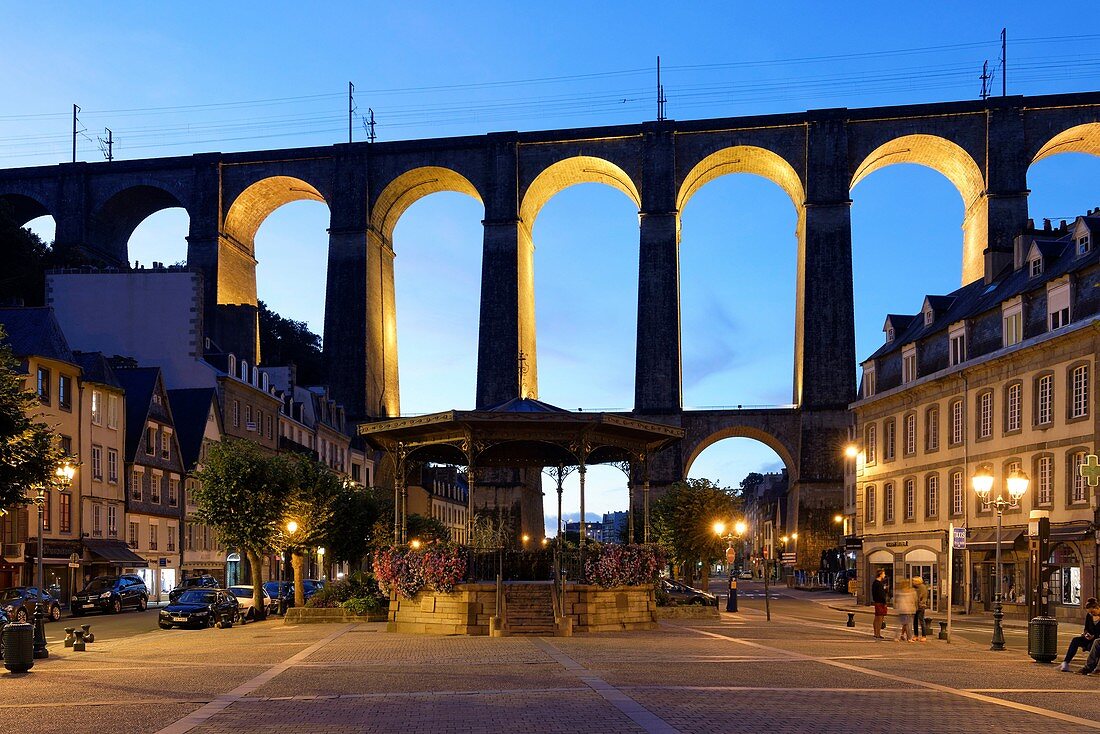 Frankreich, Finistère, Morlaix, Place des Otages, Viadukt