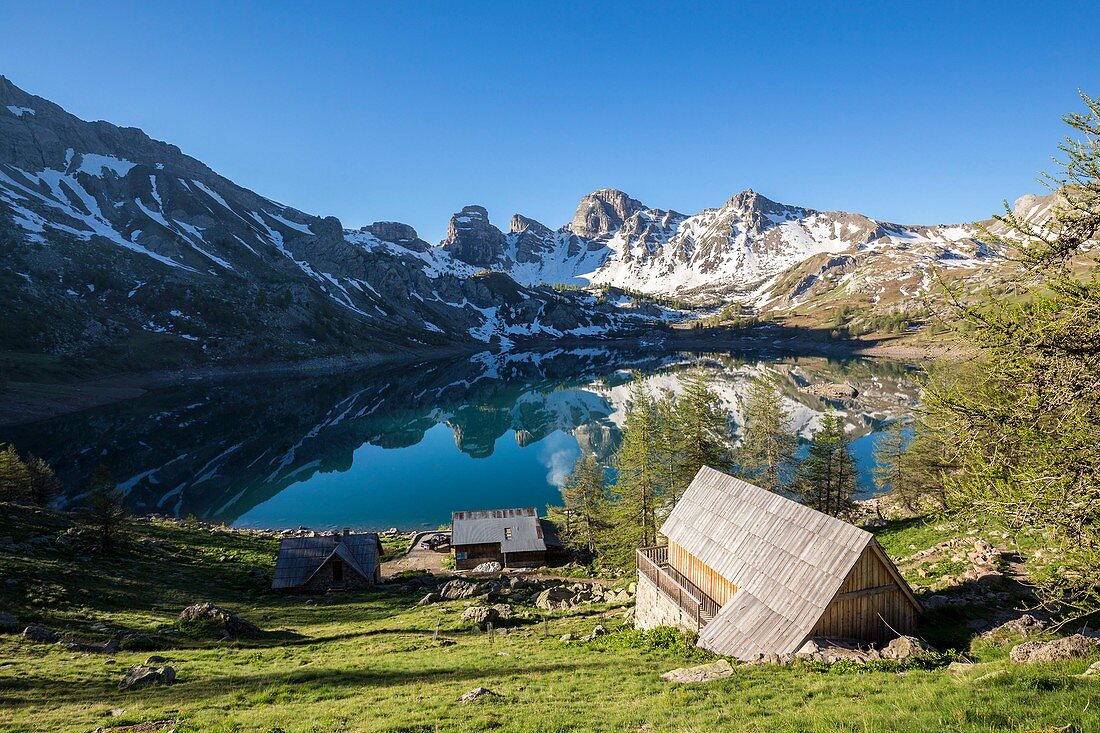 France, Alpes de Haute Provence, Mercantour National Park, Haut Verdon, the lake of Allos (2226 m), the refuge of the lake of Allos, in the background the Tours du Lac