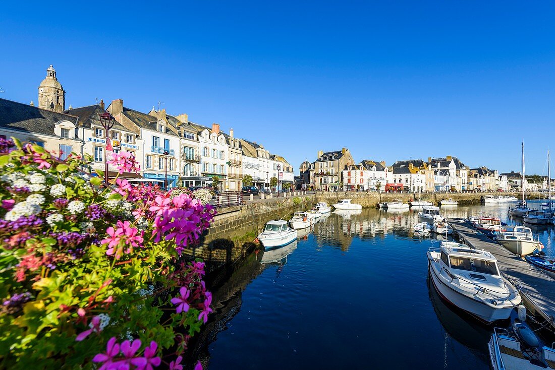 France, Loire Atlantique, Guerande peninsula, Le Croisic, the harbour and the steeple of Notre Dame de Pitie church