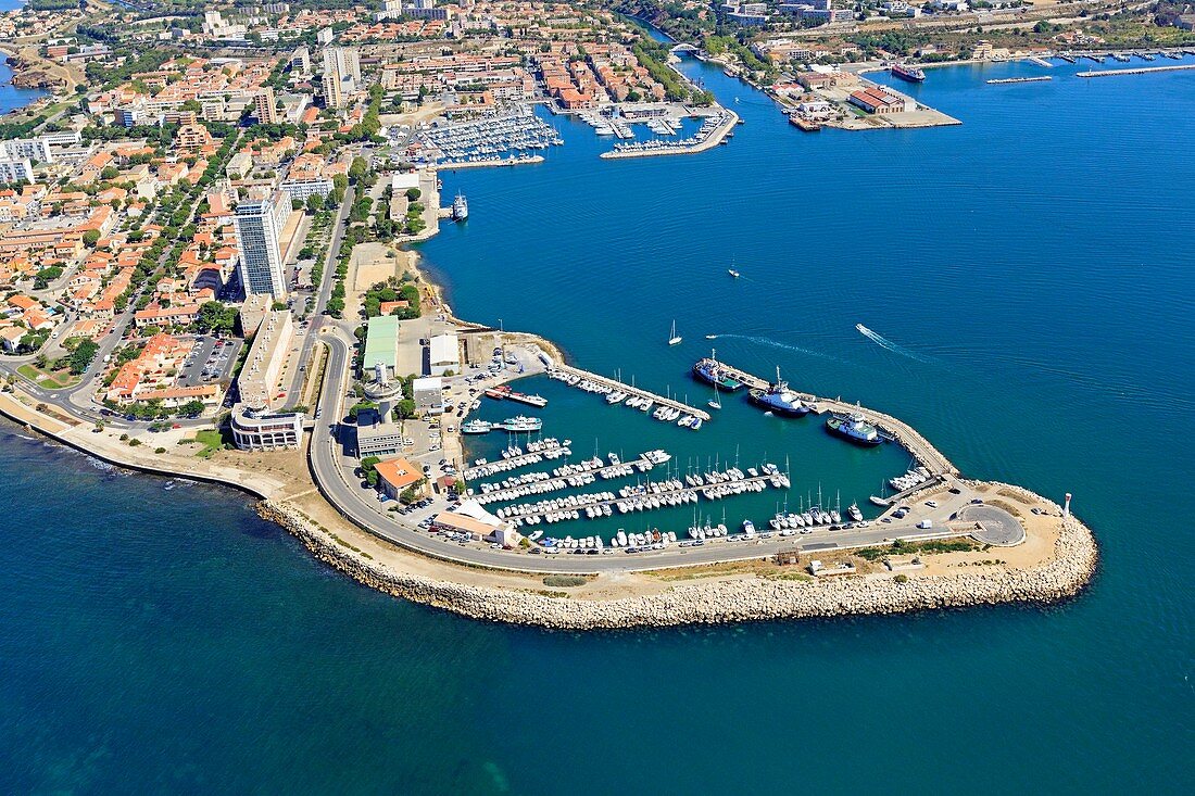 Frankreich, Bouches du Rhone, Golf von Fos sur Mer, Port de Bouc, Hafeneinfahrt (Luftaufnahme)