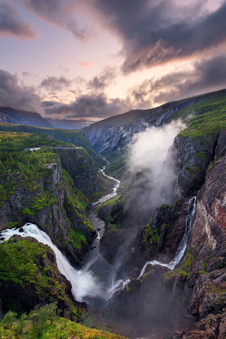 Voringsfossen, Wasserfall, Schlucht, Canyon, Sonnenuntergang, Fjordnorwegen, Norwegen, Europa 