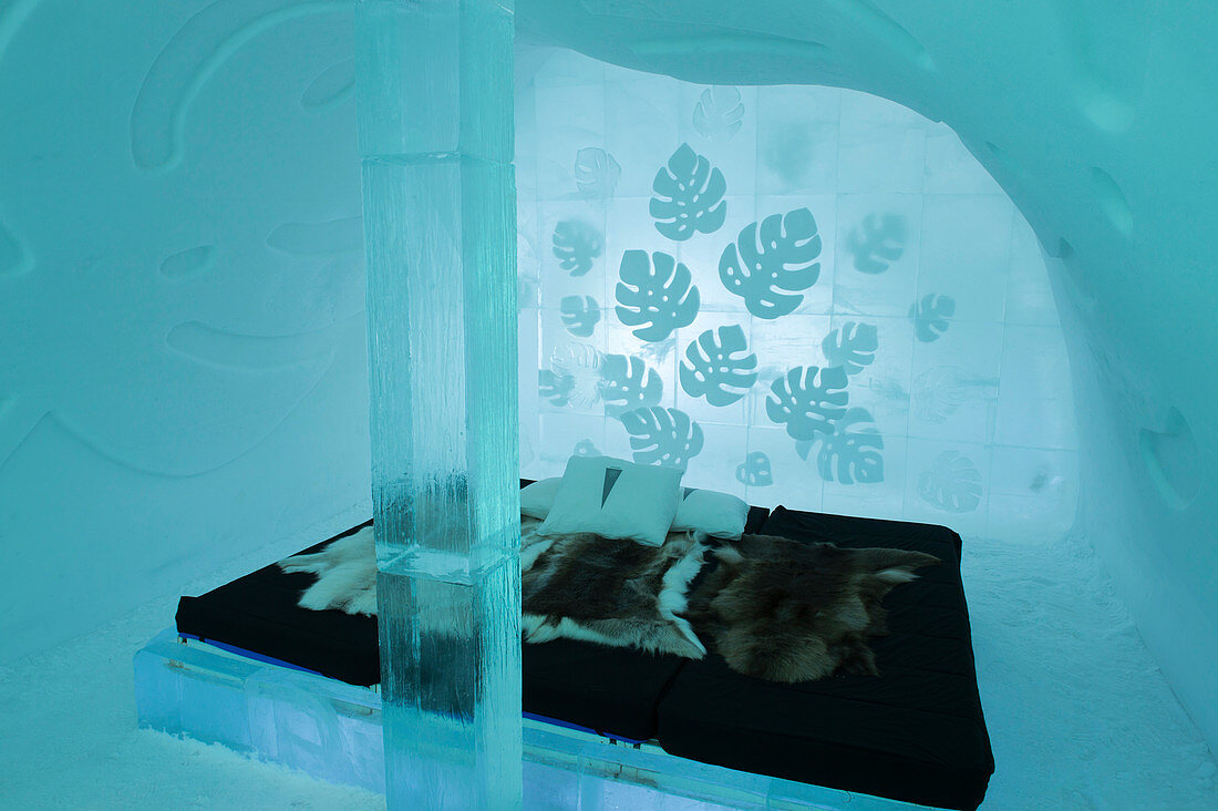 Kühle Räume im klassischen Eishotel in Jukkasjarvi bei Kiruna im schwedischen Lappland; Nordschweden.