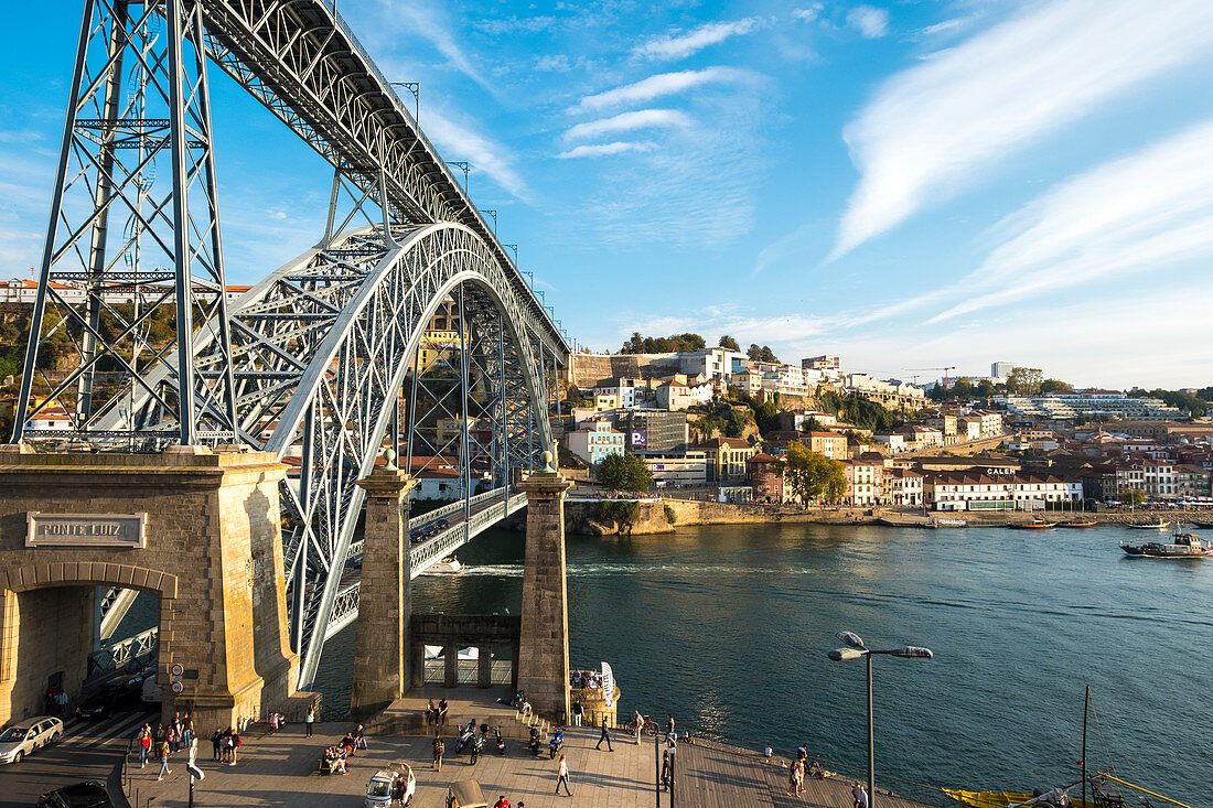 Die Brücke Ponte Luis I, UNESCO-Weltkulturerbe, Porto, Portugal