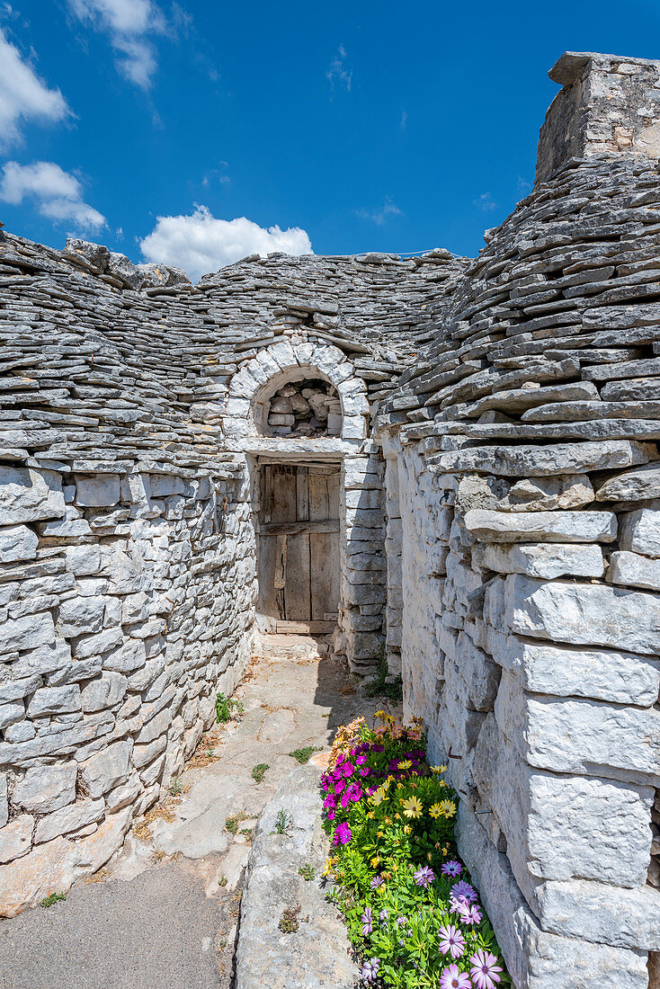 Alberobello, Provinz Bari, Apulien, Italien, Europa. Die typischen Trulli-Hütten