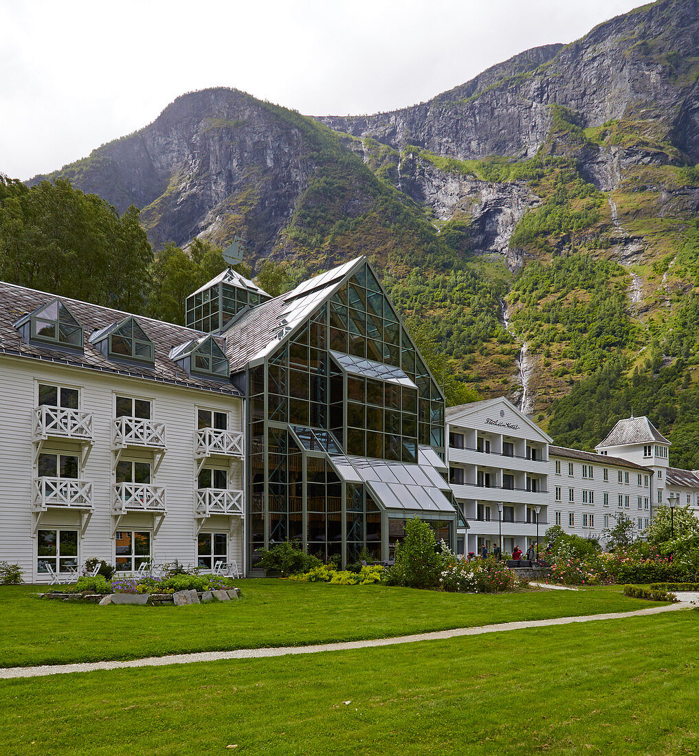 Fretheim Hotel in Flam am Aurlandsfjorden, Sogn og Fjordane, Norwegen, Europa
