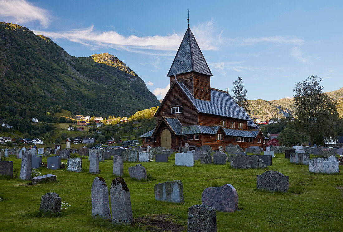 Sonnenuntergang, Stabkirche Roeldal, Stavkyrkje Roeldal, Roeldal, Odda, Hordaland, Norwegen, Europa