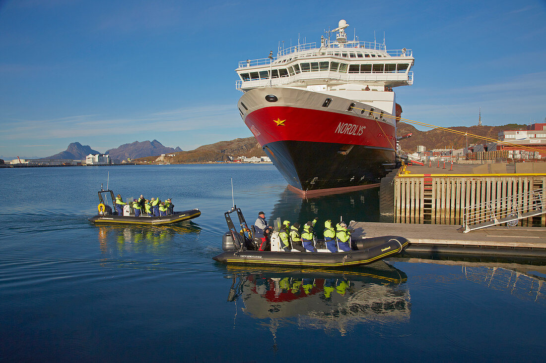 Hurtigrutenschiff Nordlys im Hafen von Bodö, Saltfjorden, Saltfjord, Provinz Nordland, Norwegen, Europa