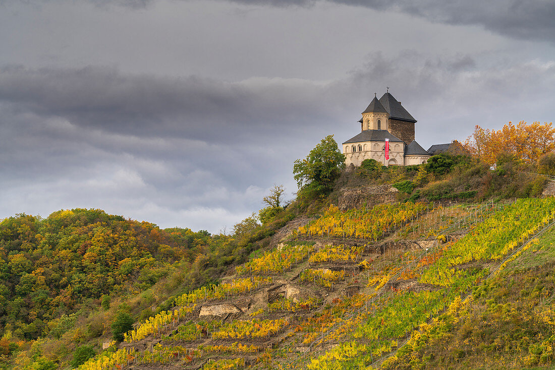 Matthiaskapelle und Oberburg in Kobern-Gondorf, Mosel, Rheinland-Pfalz, Deutschland, Europa