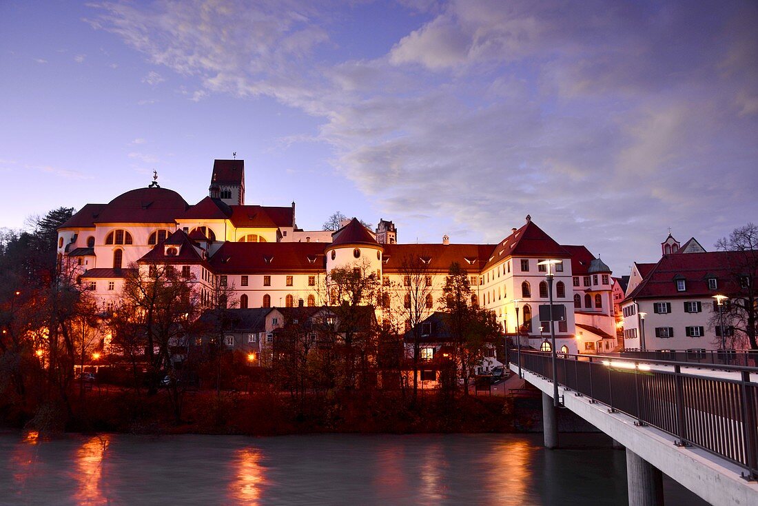 Hohes Schloß von Füssen am Lech, Ost-Allgäu, Schwaben, Bayern, Deutschland