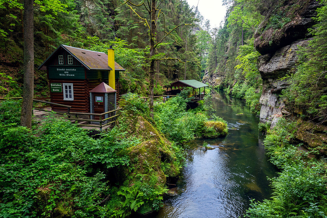 Kamnitz, Fluss, Hütte, Wanderweg, Mezni Louka, Nationalpark, Böhmische Schweiz, Tschechien, Europa 