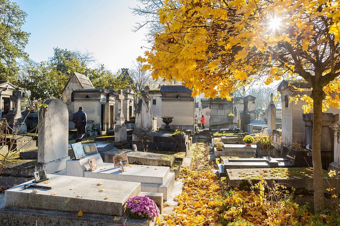 France, Paris, the Pere Lachaise cemetery in autumn