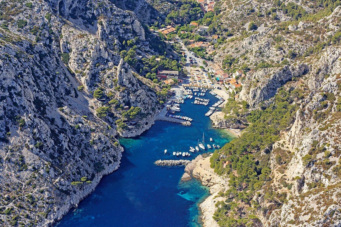 Frankreich, Bouches du Rhone, Nationalpark Calanques, Marseille, Calanque de Morgiou (Luftaufnahme)