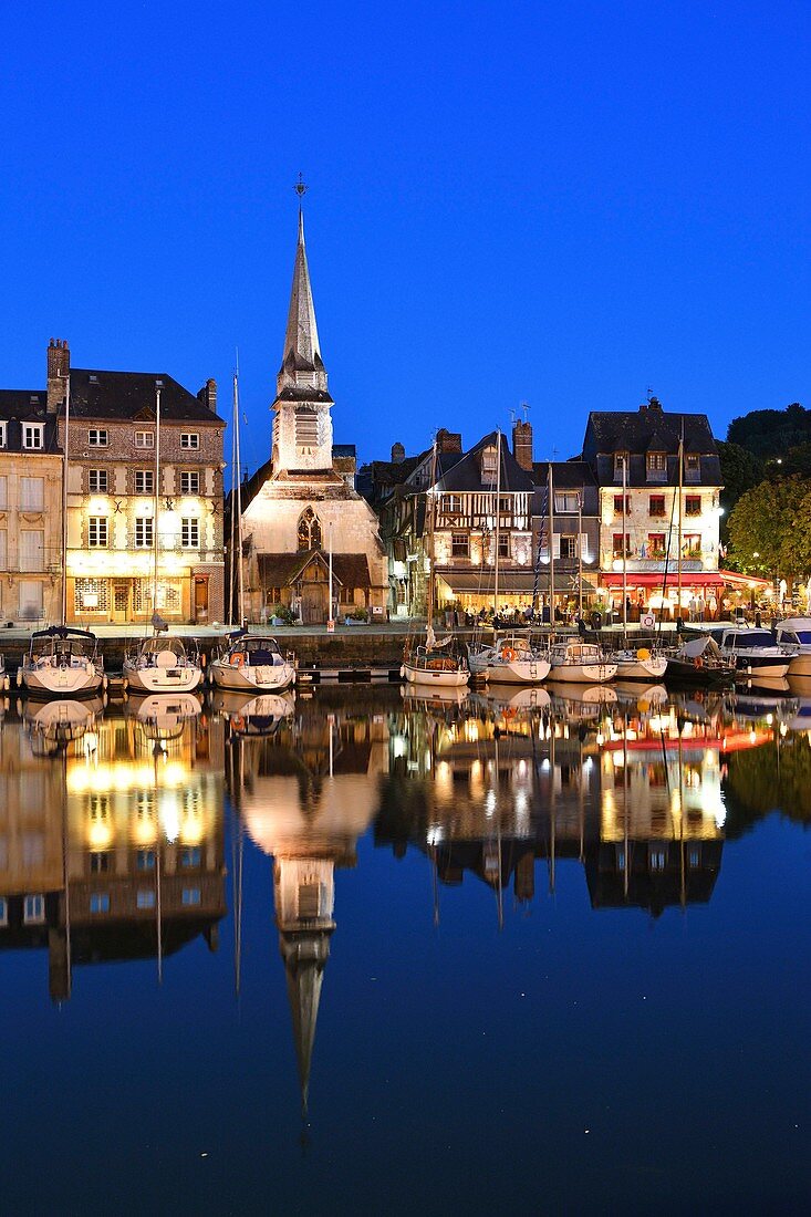 France, Calvados, Pays d'Auge, Honfleur, Vieux Bassin (old basin) and Sainte Etienne quay, St Etienne church