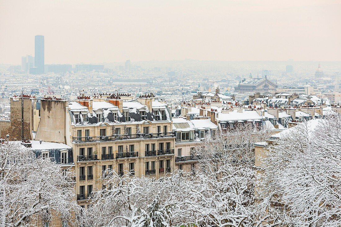 Frankreich, Paris, Gesamtansicht vom Montmartre-Hügel, Schneefälle 07/02/2018