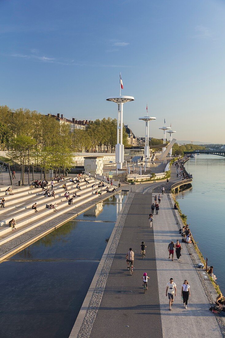 Frankreich, Rhone, Lyon, Kai Claude Bernard am Rande der Rhone, das Schwimmbad der Piscine du Rhone