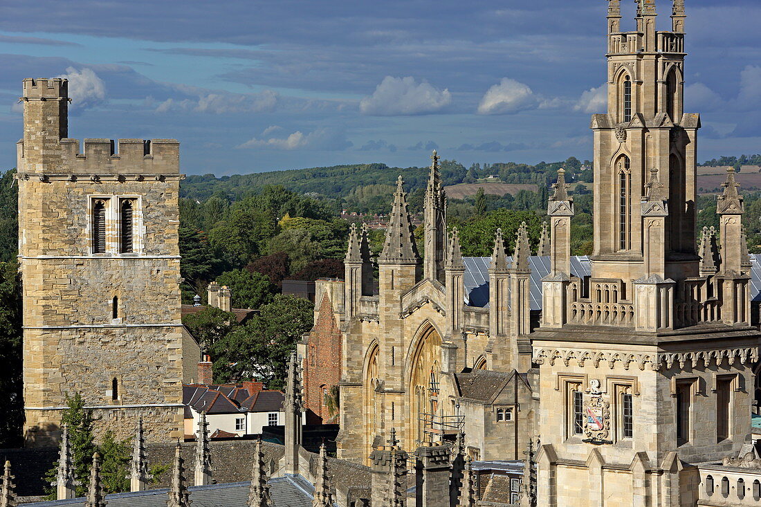 Carfax Tower und Turm des All Souls College, Universität Oxford, Oxfordshire, England