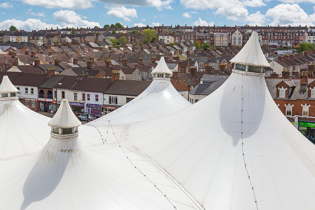 Dach des Tented Market, Swindon, Wiltshire, England
