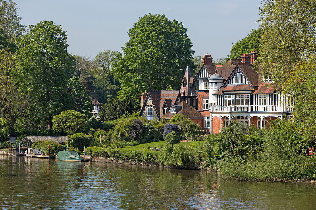 Thames with half-timbered house, Henley-upon-Thames, Oxfordshire, England