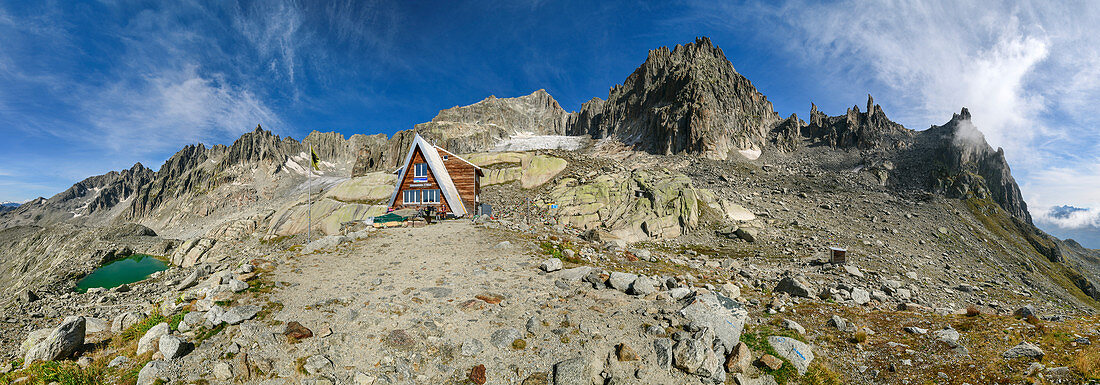 Panorama with mountain lake, Gross Furkahorn, Sidelenhütte and Chli Bielenhorn, Sidelenhütte, Urner Alps, Uri, Switzerland