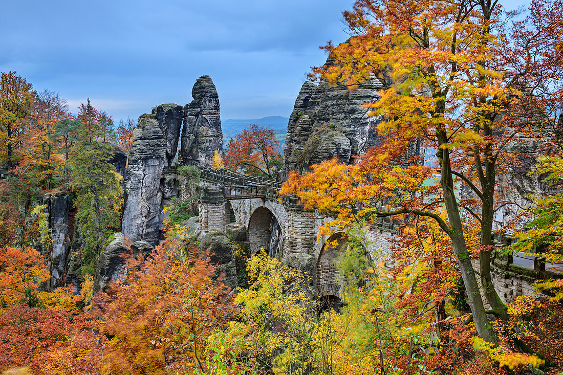 Autumn mood at the Bastei, Bastei, Saxon Switzerland National Park, Saxon Switzerland, Elbe Sandstone, Saxony, Germany