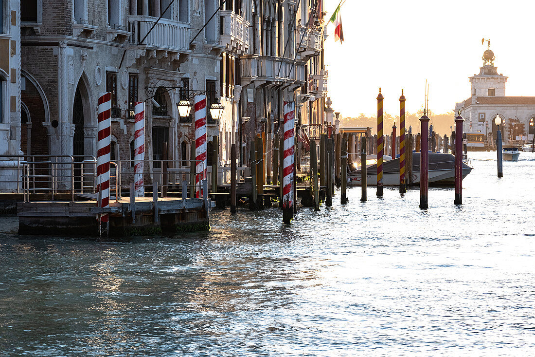 Blick auf den Canale Grande bei Sonnenaufgang, Venedig, Venetien, Italien, Europa