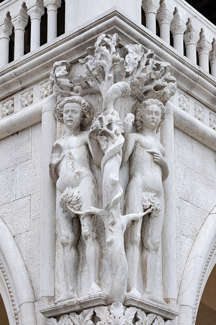 View of a sculpture of Adam and Eve on the facade of the Doge's Palace, Palazzo Ducale, San Marco, Venice, Veneto, Italy, Europe