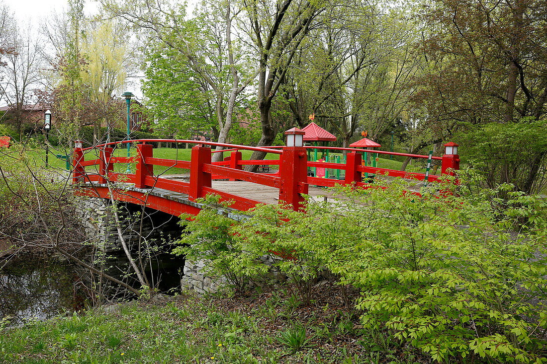 Rote Brücke im Montreal Park, Montreal, Quebec, Kanada