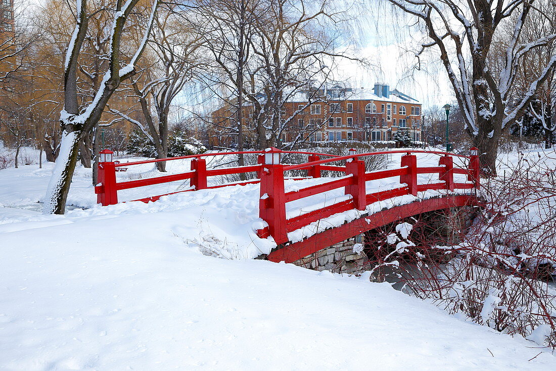 Rote Brücke im Montreal Park, Montreal, Quebec, Kanada