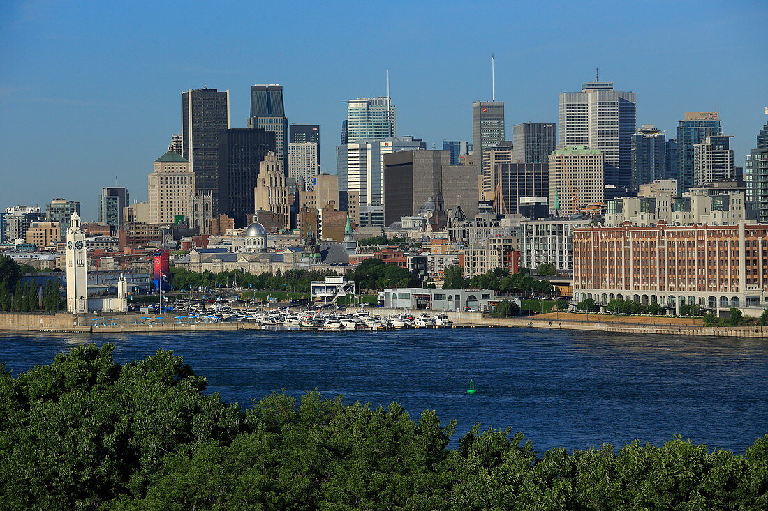 Blick auf den alten Hafen in Montreal, Quebec, Kanada, Sankt-Lorenz-Strom