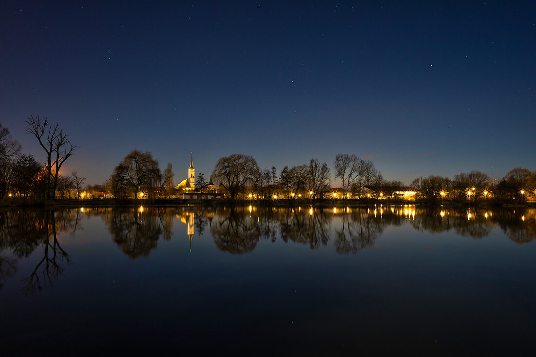 Nachts am Stadtsee von Iphofen, Kitzingen, Unterfranken, Franken, Bayern, Deutschland, Europa