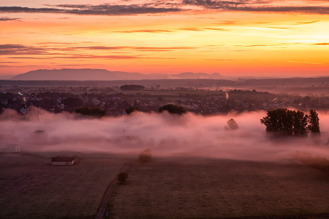 Foggy mood in the main valley near Marktsteft, Kitzingen, Lower Franconia, Franconia, Bavaria, Germany, Europe