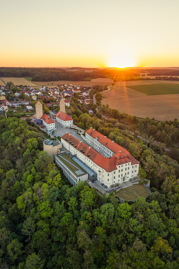 Schloss Hirschberg zum Sonnenuntergang, Beilngries, Eichstätt, Oberbayern, Bayern, Deutschland, Europa